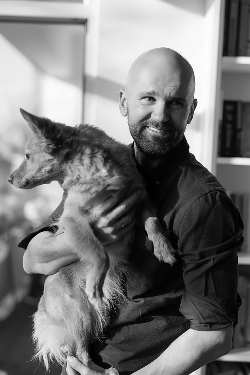 Arūnas Matačius with a dog